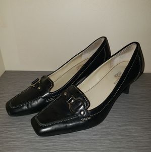 Anne Klein index.  Size 6M EUC